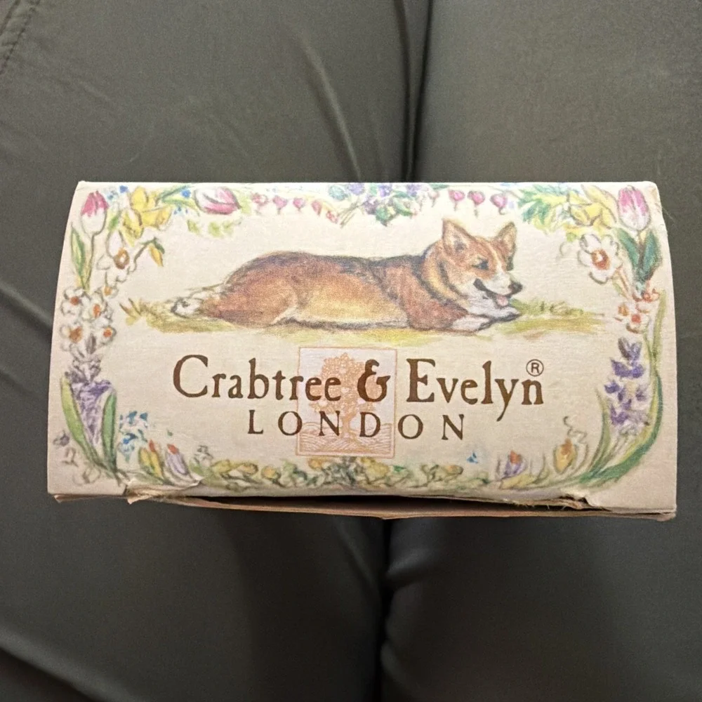 Vtg Crabtree & Evelyn‎ Corgi Soap Tasha Tudor illustrated Box 2.1 oz New in box